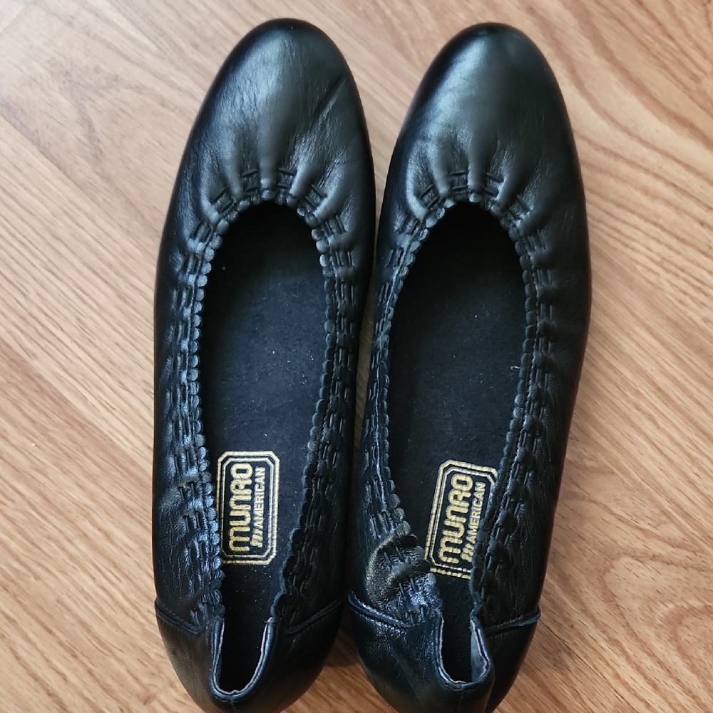 Munro Black Leather Flats